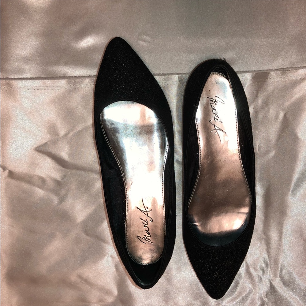 Black ballet flats